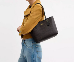 C*ACH - Medium City tote - Signature Brown