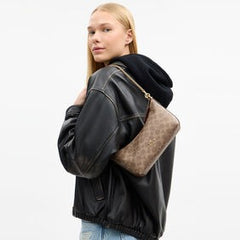 C*ACH -  Caitlin Shoulder Bag In Signature Canvas - Dark Beige